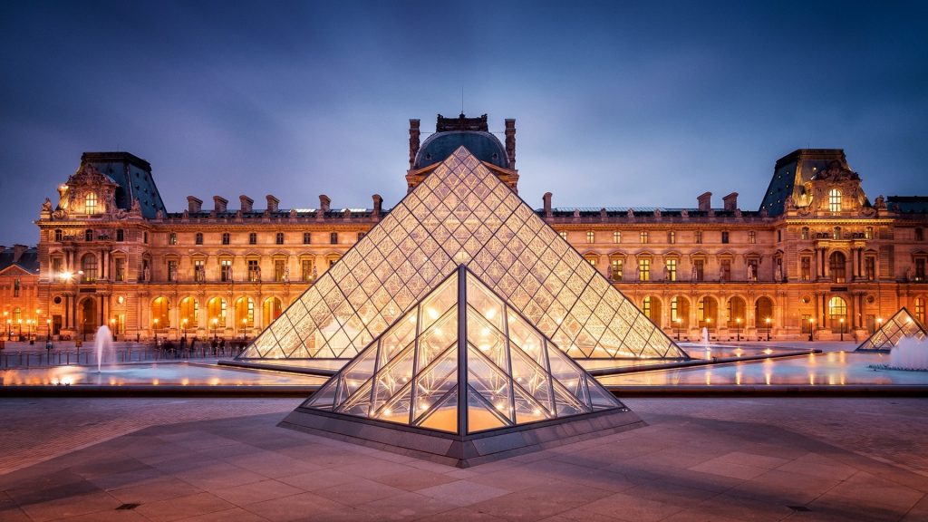 Louvre-Museum-Pictures